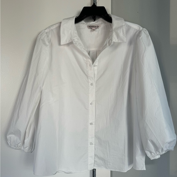Classic White Button-Up Blouse - Picture 1 of 3